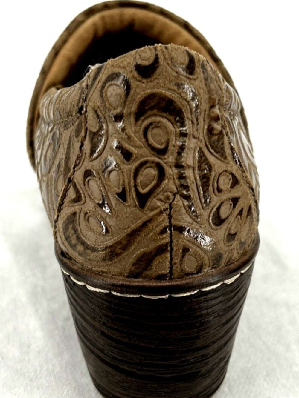 BOC Born Concept Peggy Brown Embossed Leather Clogs Sz 9 Tooled Slip On Mules - Picture 4 of 7